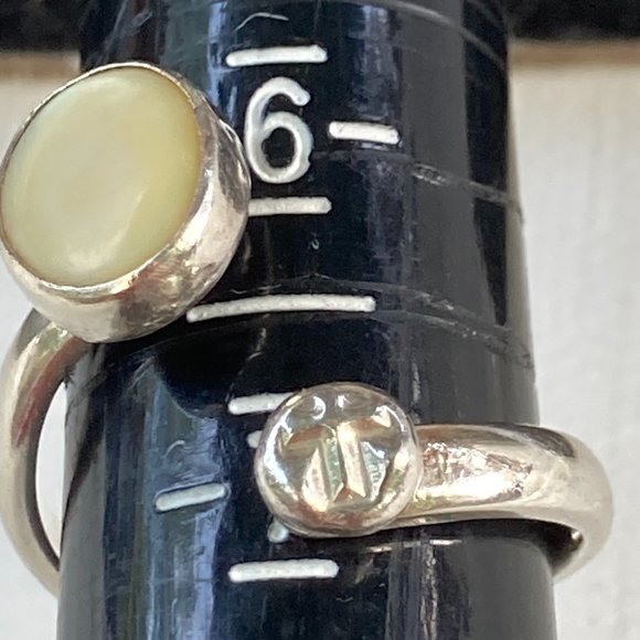EP Mother of pearl gem in silver by-pass ring, "T" or a cross on the other node. - Picture 4 of 14